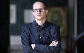 Az összeg öt (és fél) év alatt menne az ágazatba, s lenne belőle új rádió, újság, megyei, járási. Demeter Szilard Hvg Hu