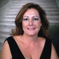 Lisa Holstein's Instagram, Twitter & Facebook