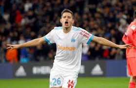 Pourtant de son arrivée à l'été 2013 à la participation à l'épopée de l'équipe de. Florian Thauvin Florianthauvin Twitter
