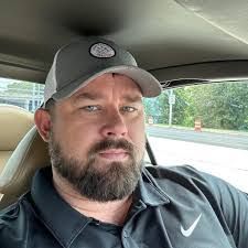 Richard Tharpe's Instagram, Twitter & Facebook