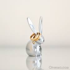Useful and decorative, the rabbit by umbra ring holder is a fun and practical piece of design. Zoola Bunny Ring Holder Discover Umbra Givensa