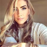 Laura Struve's Instagram, Twitter & Facebook