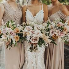 On the bouquet front, minimalism is still hot. The Aisle Guide Top 5 Wedding Flower Trends For 2020