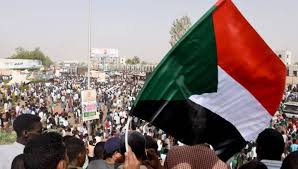 هیولا که در زمان پخش عنوان پربیننده‌ترین سریال شبکه نمایش خانگی را بدست آورد، توانست با رویکردی طنزآمیز، مشکلات ناشی از اختلاس و مفاسد اقتصادی را به نمایش بگذارد. Ø§Ù„Ø³ÙˆØ¯Ø§Ù† Ø§Ù„Ù…Ø¹Ø§Ø±Ø¶Ø© ØªØªÙ…Ø³Ùƒ Ø¨Ù…Ø·Ø§Ù„Ø¨Ù‡Ø§ ÙˆØªØªÙ‡Ù… Ø§Ù„Ø¹Ø³ÙƒØ±ÙŠ Ø¨Ù…Ø­Ø§ÙˆÙ„Ø© ÙØ¶ Ø§Ù„Ø§Ø¹ØªØµØ§Ù… Ø²Ù…Ø§Ù† Ø§Ù„ÙˆØµÙ„