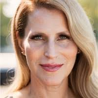 Betsy Milton's Instagram, Twitter & Facebook