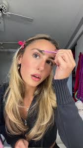 Esther Fredericks's Instagram, Twitter & Facebook