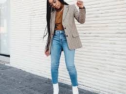 Choose other color trends like light wash jeans or black jeans, or change things up with women's ripped jeans that set your look apart with destruction that ranges from light to heavy. Washing New Jeans Here S How To Avoid Fabric Bleeding