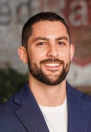 Chris Strauss's Instagram, Twitter & Facebook