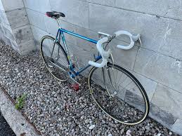 Image result for Bleu Moyen 1989 ARO