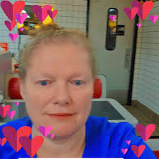 Hi everyone, I am looking for an officiant who would be willing to do a  private elopement. Thank you in advance!