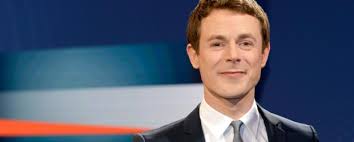 In its saturday' edition, the sportschau shows a summary of the bundesliga, whereas the sunday edition reports on the latest events from various sports. Alexander Bommes Ubernimmt Sportschau Club Dwdl De