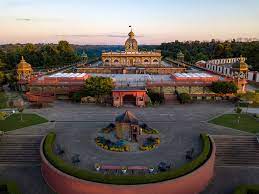 Stay with us at new vrindaban, the land of krishna while you work remotely, shelter in place, are in lockdown, or just need to sequester to the countryside during the pandemic. Prabhupada S Palace Of Gold Avis Facebook