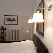 tolomeo applique orientable halogene ivoire l24cm applique artemide designe par michele de lucchi giancarlo fass parement mural applique murale abat jour