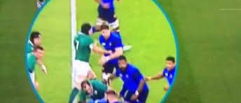 Un coup de poing dans le ventre. Terrible Crochet De Sean O Brien Sur Pascal Pape Lors De France Irlande Il Risque Une Lourde Suspension Video Sudinfo Be