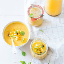 Quelqu Un Livre Du Gaspacho Et Accessoirement Des Mojitos Ou Je Prevois De Passer La Soiree Dans Healthy Soup Recipes Food Soup Recipes Healthy Vegetarian