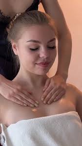 Asmet Aimee Hand Auf