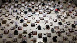 Tarawih dalam bahasa arab yaitut bentuk jama' dari تَرْوِيْحَةٌ yang diartikan sebagai waktu sesaat untuk istirahat. Bacaan Doa Setelah Sholat Tarawih Dan Witir Lengkap Dan Terjemahannya