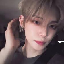 Val Guzman (@valourax)