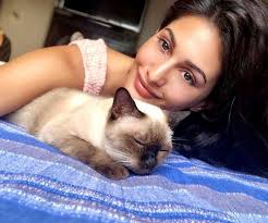 एक सुरक्षित भविष्य के लिए एक छोटा सा निवेश रु; Amyra Dastur Age Boyfriend Family Biography More Starsunfolded