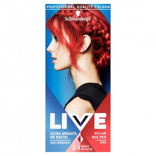 Highlighting, where lighter colours of hair dye are used to create streaks, and lowlighting, where hair is streaked with a darker shade, are now the two most popular forms of hair dying. Schwarzkopf Live Ultra Bright Colour Hair Dye Pillar Box Red 92 Inci Beauty