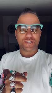 Video di Sunny Loy (@sunnyloy) con suono originale