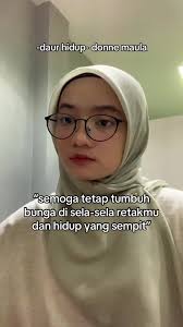 bunga ttp bisa tumbuh dalam celah sekecil apapun :) #MusicVideo #Reaction  #donnemaula #DaurHidup