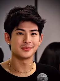 I thought Mark wasn't going to attend the riding the wave event : r/GMMTV