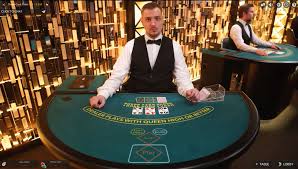In these games, each player is dealt an incomplete hand face down (hole cards), which are then combined with the community cards to make a complete hand. 3 Card Poker Online How To Play Top Online Casinos