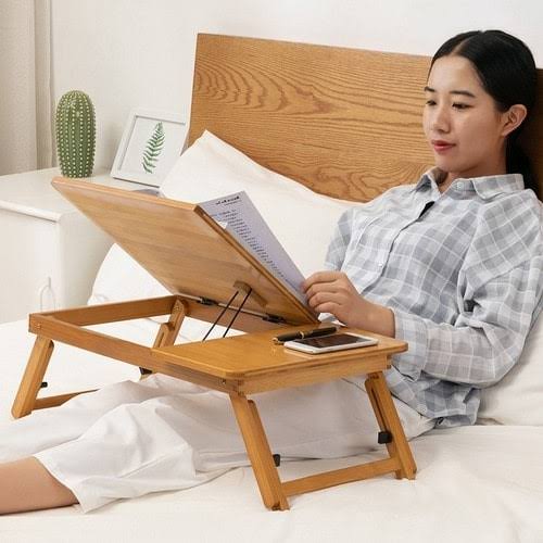 Bàn làm việc trên giường: Những điều cần biết trước khi mua