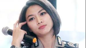 8 Potret Briptu Dara Intan, Polwan Cantik yang Viral 10 Tahun Lalu,  Penampilannya kini Jadi Sorotan -