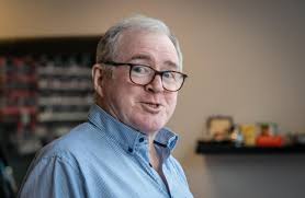 Odde» er klar for å overlate frisørsalongen til Linda: