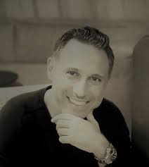 Learn about the Mentors helping entrepreneurs in our program