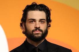 NoahCentineo sería el nuevo #Rambo ⬇️DALE CLICK A LA LIGA⬇️  https://gilbertobrenis.com/noah-centineo-seria-el-nuevo-rambo/