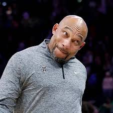 Darvin Ham logró el B2B en la NBA Cup y de manera invicta ambos trofeos.  Pero hey, el problema de los Lakers era él no? Qué excusa tienen ahora?