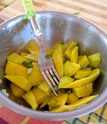 Salade De Mangue Verte Epicee Healthy Low Carb Recipes Recipes Healthy Recipes