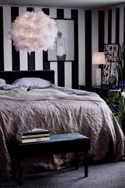 20 Decorating Ideas For Small Bedrooms Wallpaper We Love Best Inspiring Black White Geometric Deco Mur Chambre Idee Chambre Deco Maison