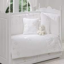 cuna ropa de cama panosundaki pin