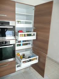 tiroirs coulissants pour rangement de l alimentaire dans un meuble colonne de cuisine meuble rangement cuisine colonne cuisine meuble rangement