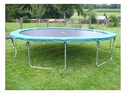 Ein trampolin sorgt in jeder grösse für spass, abwechslung und im sortiment von gonser findet jeder ein passendes gartentrampolin, welches nicht nur eine. Trimilin Gartentrampolin Fun 43 O 4 30 M Danker Sport