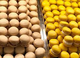 The Luxemburgerli Zurich S Very Special Macaroon Makronen Sprungli Schokolade