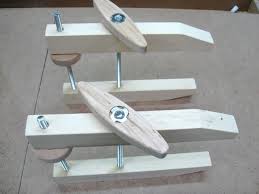Posts About Homemade Hand Screw Clamps Serre Joints D Ebeniste Maison On Atelier Du Bricoleur Menuiserie Outils Maison Table De Travail En Bois Menuiserie