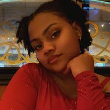 Lisa Lirette's Instagram, Twitter & Facebook