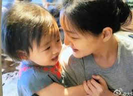 Từ Hy Viên viết thư cho con gái: Mẹ bằng lòng dùng sinh mệnh để bảo vệ con 