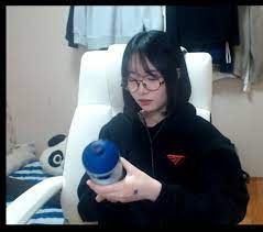 스토커 때문에 멘붕 온 지수소녀 휴방선언 최근에 이런 메일들 많이와서 힘들었다 내 머리를 비우려고 2주정도 휴방하려고한다 머리로는 님들은 이런거 안보낼 사람인거 아는데도 감정적으로 채팅. ì§€ìˆ˜ì†Œë…€ ìŠ¤í† ì»¤