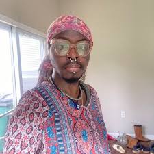 Leon Lavender (@BiLionLeon)