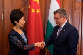 A direkt36 arra is emlékeztetett: Szeleskoru Oktatasi Egyuttmukodes A Sanghaji Fudan Egyetem Es Az Mnb Kozott