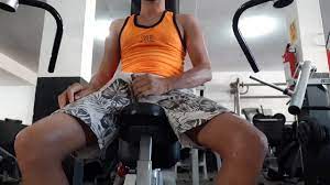 COM TESÃO NA ACADEMIA - Meu pau tava estourando de tão duro na academia.  TIVE QUE TIRAR A TORA PRA FORA - XVIDEOS.COM