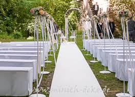 Am tag ihrer hochzeit stellen wir die gesamte dekoration auf und am nächsten tag räumen wir ab. Dekoration Hochzeit Vintage Hochzeit Stuhlhussen Mieten Brauttischdeko