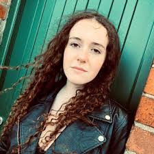 Jenna Irvine's Instagram, Twitter & Facebook