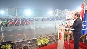 سخرية من مُخرج لقطات السيسي: قفص زجاجي وسائق تاكسي